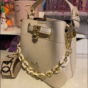 ‼️SOLD‼️NEW PURSE WITH CHAIN ACCESSORIES